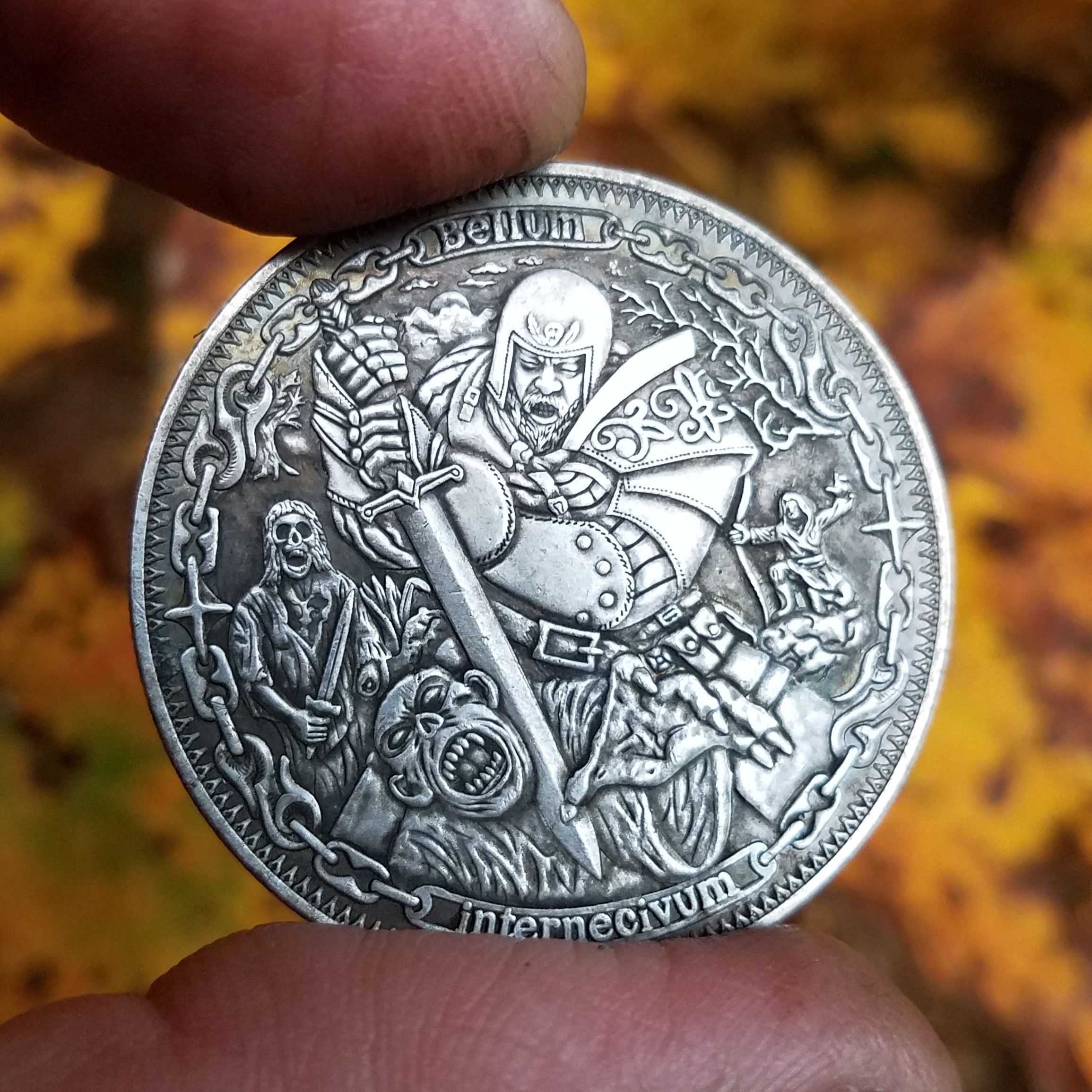 Bellum Internecivum Medallion - Good vs Evil with Protective Case and Stand - Image 4