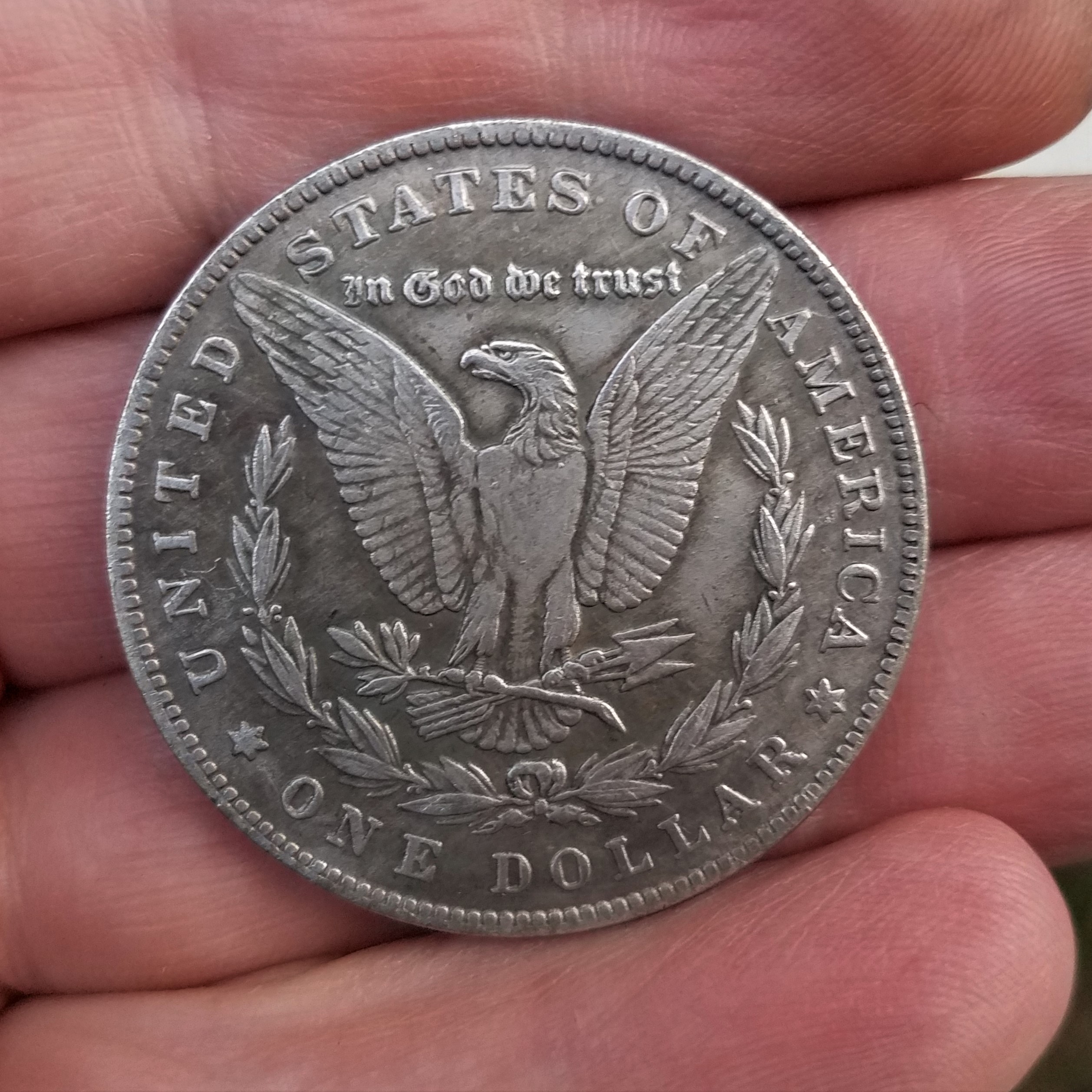 Bellum Internecivum Medallion - Good vs Evil with Protective Case and Stand - Image 2